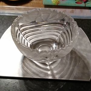 Pre-Owned Glass Bowel